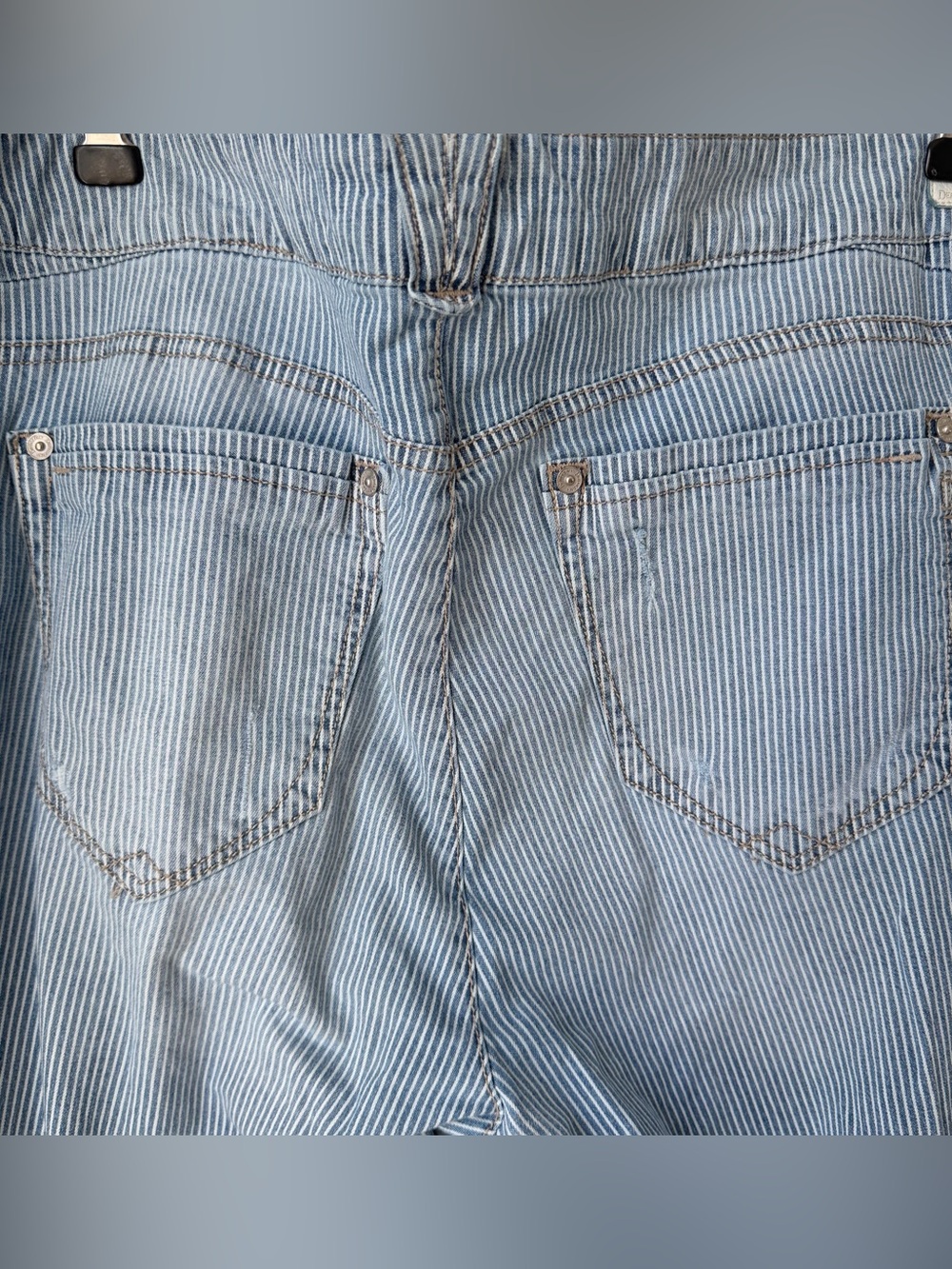 Democracy Distressed Blue White Pinstripe Denim Jeans Size 14 - Picture 6 of 12